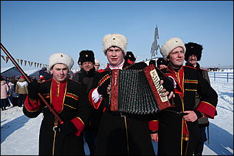 18 февраля, Новотырышкино   22 тысячи блинов и масленичный столб: как Масленица выгоняла зиму на Алтае