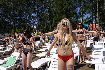 4 июнь 2017 г., Барнаул @ Мельников Вячеслав   150 самых красивых девушек приняли участие в фотосессии у бассейна. Фоторепортаж 