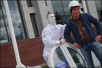 31 августа 2013 г., Барнаул   «Ожившие статуи» в Барнауле от Ретро FM