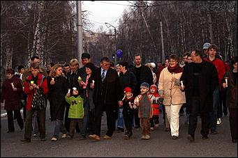 9 мая 2006 г, Барнаул   <P>Дорога памяти. Шествие в Индустриальном районе</P>