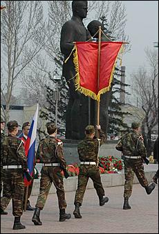 9 мая 2006 г. Барнаул   <P>Открытие&nbsp;митинга на пл. Победы</P>