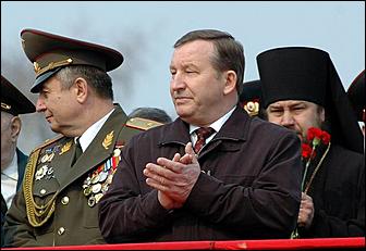 9 мая 2006 г. Барнаул   <P>Открытие&nbsp;митинга на пл. Победы</P>