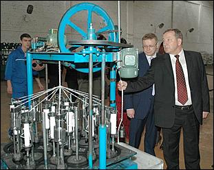 26 мая 2006 г, Барнаул   <P>Поездка Главы края на барнаульский завод АТИ</P>