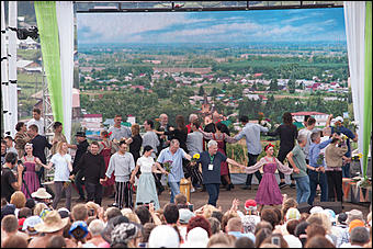 24 июль 2017 г.,с. Сростки   22 июля на горе Пикет в Сростках прошел Всероссийский Шукшинский фестиваль 
