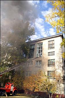 27 сентября 2006 г., Барнаул   Пожарно-тактические учения в главном корпусе АлтГТУ