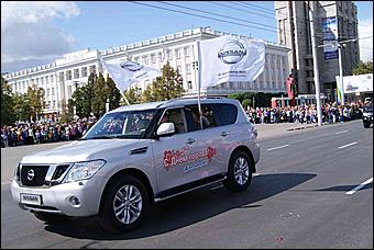 27 августа 2011 г., Барнаул   Автоцентр АНТ поздравил жителей родного города Барнаула  с праздником! 