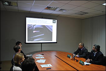    Салон «Автомагистраль» презентовал обновленный УАЗ «Патриот» и вручил ключи первым  покупателям