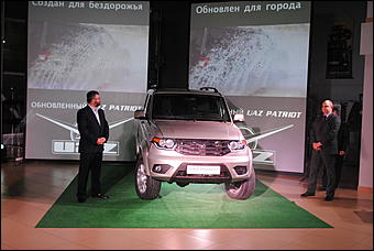    Салон «Автомагистраль» презентовал обновленный УАЗ «Патриот» и вручил ключи первым  покупателям