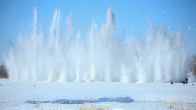 22 марта 2019 г., Барнаул. Екатерина Смолихина   Большой взрыв: как на Алтае освобождают реки ото льда