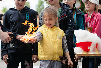 1 июнь 2016 г., Барнаул © Амител Вячеслав Мельников   На лодке в фонтане: как празднуют День защиты детей в Барнауле? 