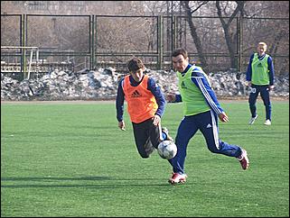 18 апреля 2010 г., Барнаул   Тренировочный матч барнаульского «Динамо» против своего молодежного состава