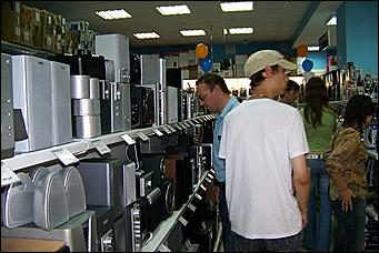 9 августа 2008 г., Барнаул   Открытие магазина сети компьютер-центров DNS на пр.Красноармейский, 15