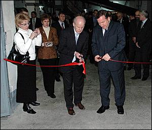 1 февраля 2006 г., Новоалтайск   Открытие фабрики санитарно-гигиенических изделий 