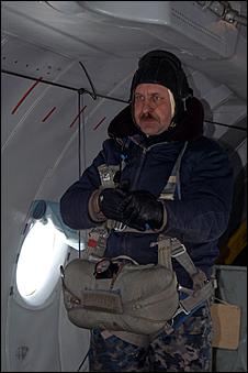 11 марта 2006 г., г. Бийск   Тренировка лесных пожарных<BR><EM>(Фото Георгия Блинова и Ольги Комиссаровой</EM> )