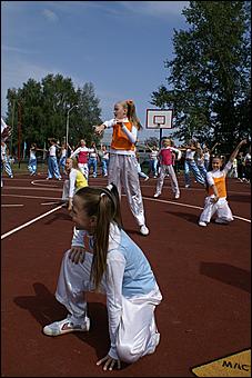 23 августа 2009 г., Барнаул   Открытие спортивной площадки в Железнодорожном районе Барнаула 