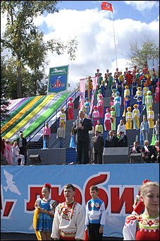 15 сентября 2007 г., Барнаул   В Барнауле на пл.Сахарова началось празднование Дня города 