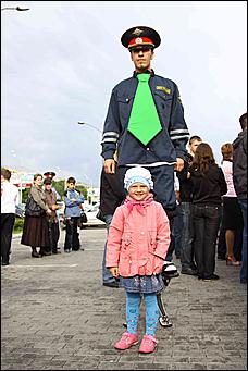1 июня 2011 г., Барнаул   Праздник для детей от автоцентра АНТ – единственного в Алтайском крае официального дилера Hyundai совместно с ГИБДД города Барнаула