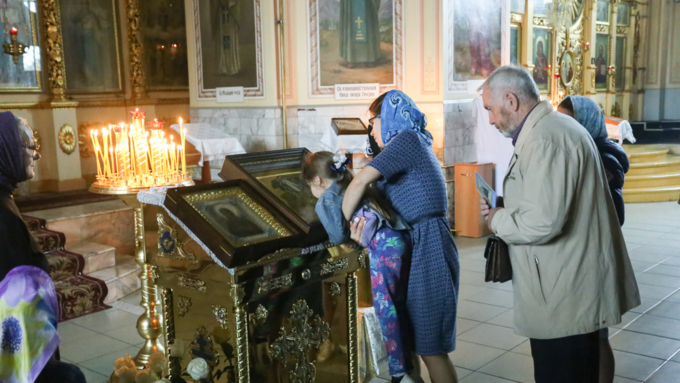 23 августа 2019 г., Барнаул   Прикоснуться к святыне: барнаульцы до вечера шли поклониться чудотворной иконе