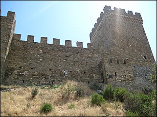 Август 2009 г., Крым   Генуэзская крепость в городе Судаке (Крым, Украина)