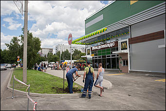 1 июль 2016 г., Барнаул © Амител Вячеслав Мельников   Как открывали первый в Барнауле  McDonald's 