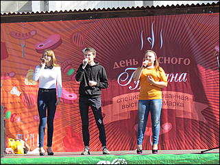 3 сентября, Барнаул  © Елена Лепезина    Для тех, кто любит мясо: как прошел фестиваль "Мясной гурман" в Барнауле