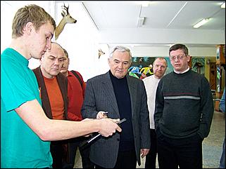 29 ноября 2008 г., Барнаул   Соревнования по метанию ножей: турнир для СМИ