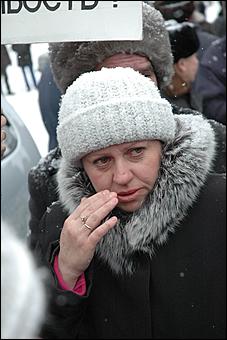 11 февраля 2006 г., Барнаул <br> Пикет в защиту Олега Щербинского   Адвокат <STRONG>Сергей Шмаков </STRONG>подтвердил намерение Щербинского обжаловать вынесенный приговор