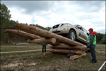 12 сентября 2010 г., Барнаул   «Сибирский PATROL» от компании «Nissan Мотор Рус» совместно с Автоцентром АНТ, официальным дилером Nissan в Барнауле 
