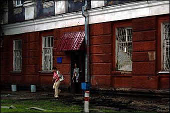 26 июля 2006 г., Барнаул   Пожар в химкорпусе АлтГУ,
фото Ольги Комиссаровой