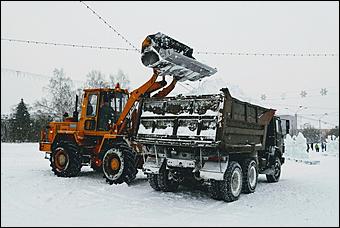 26 декабря 2019 г., Барнаул. Екатерина Смолихина   Штурмуем сугробы. Как Барнаул завалило рекордным количеством снега