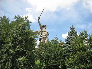 2 февраля 2010 г., Барнаул   Памятник-ансамбль «Героям Сталинградской битвы» на Мамаевом кургане в Волгограде