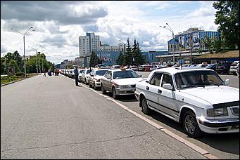 9 августа 2011 г., Барнаул   Акция протеста таксистов