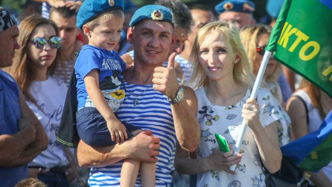 2 августа 2019 г., Барнаул. Екатерина Смолихина   Митингом и шествием отметили День ВДВ в Барнауле