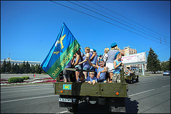2 августа 2019 г., Барнаул. Екатерина Смолихина   Митингом и шествием отметили День ВДВ в Барнауле