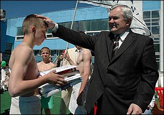 1 июня 2006 г, Барнаул   <P>Спортивный праздник среди воспитанников детских домов</P>